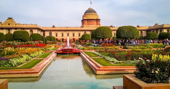 Mughal Garden (Amrit Udyan) 